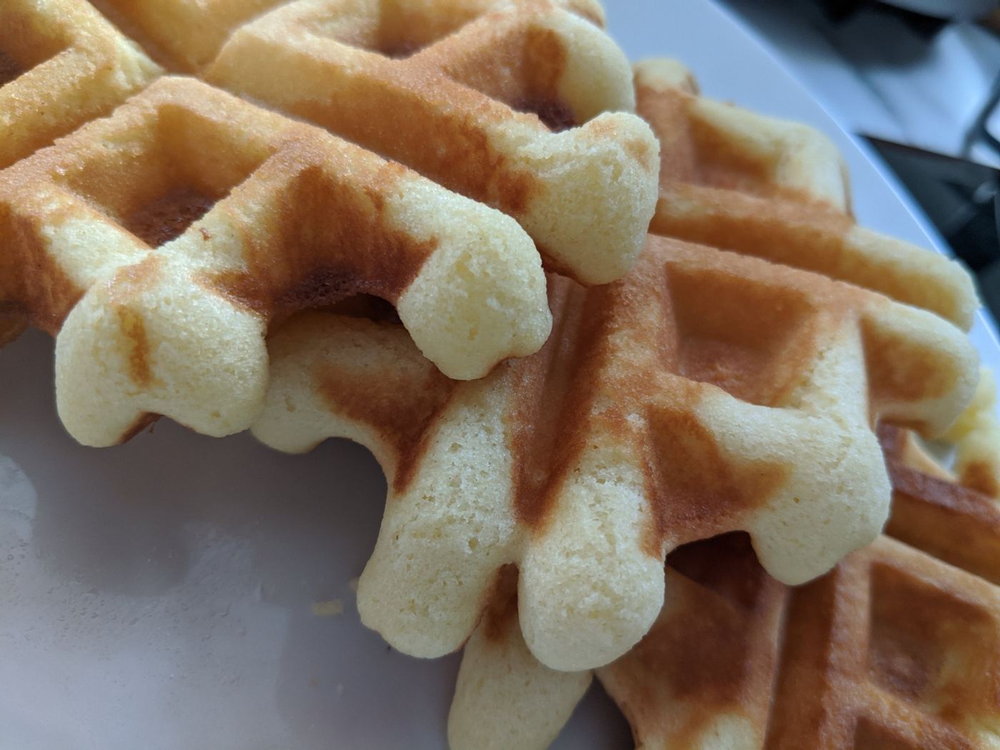Gros plan sur des gaufres dorées à la mie tendre